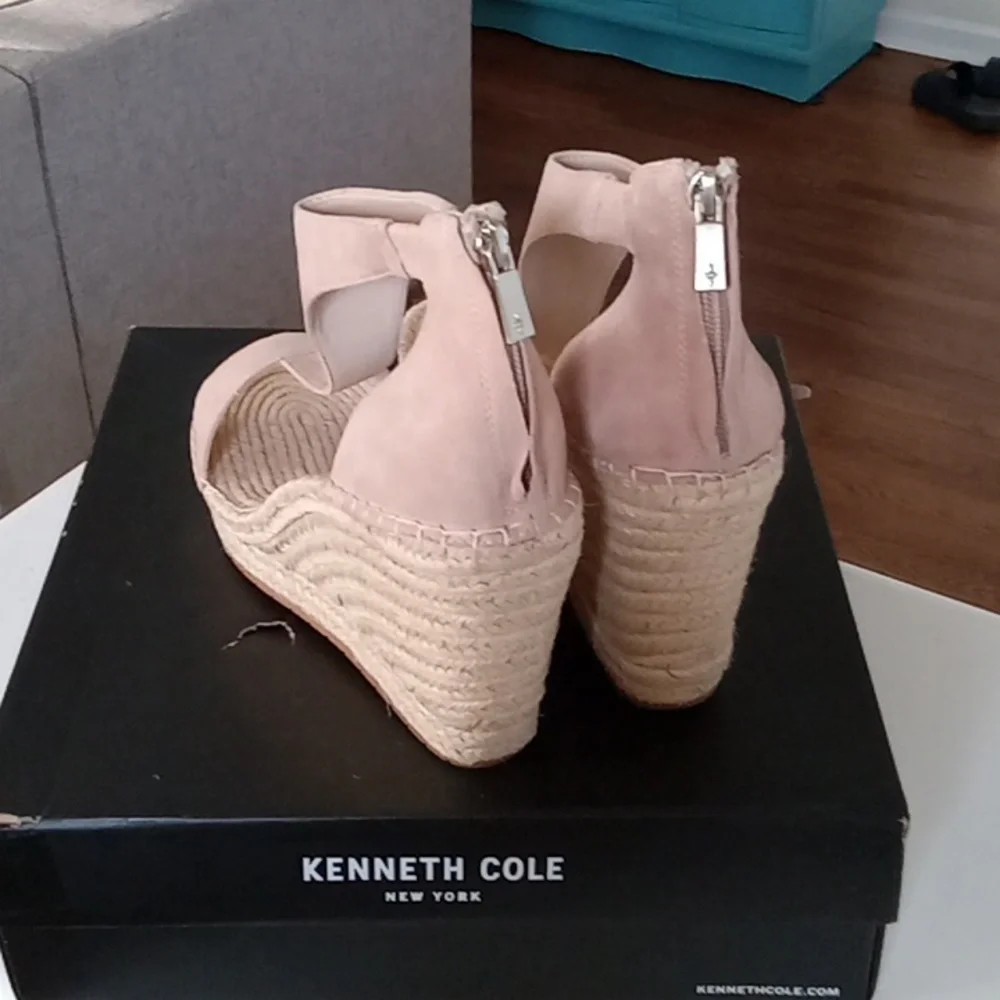 Kenneth Cole women's sandals-NEW